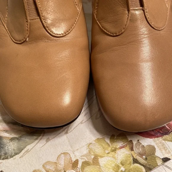 Taryn Rose camel leather wedge heel shoes Size 9 EUC - Picture 9 of 11